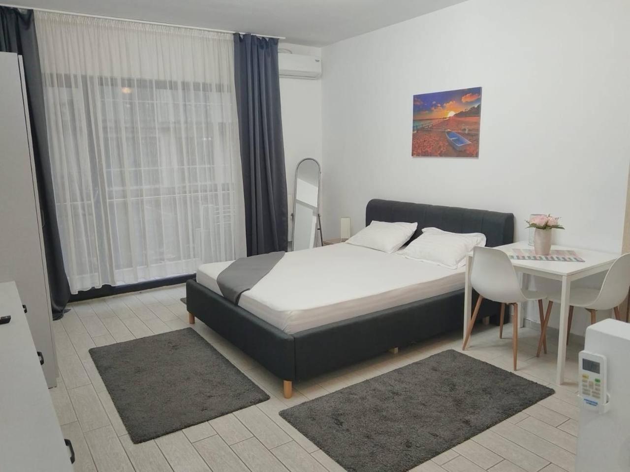 Desilva Loft Side * Mamaia